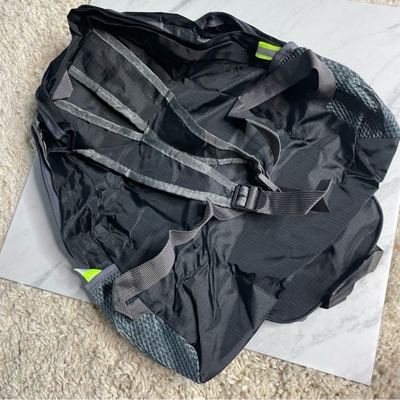 Kia Fold up backpack - Picture 2 of 3